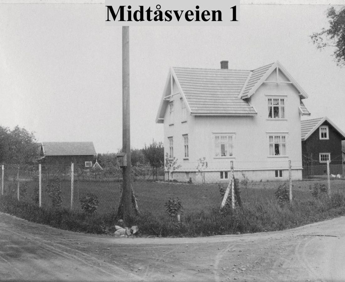 Enebolig i Midtåsveien 1, Sandefjord. Bygd av farfar Osmund Jensen på 30 tallet. 